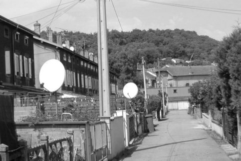 Les cités Saint-Euchaire en 2009, allées des Iris et des Lilas (photographie noir et blanc : Jean-Luc Gouret)